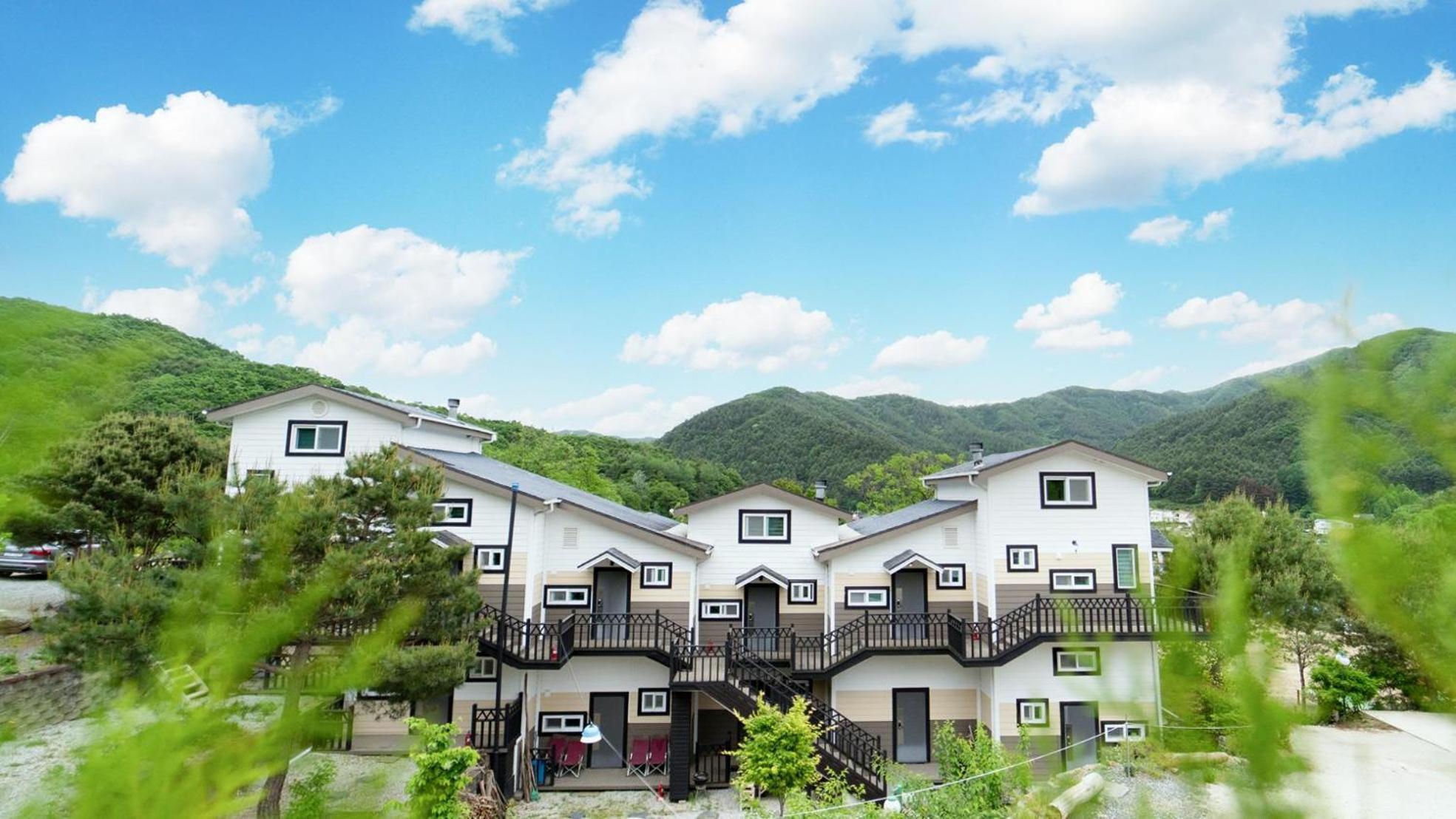 Hongcheon D-Day Pension&Camping Esterno foto